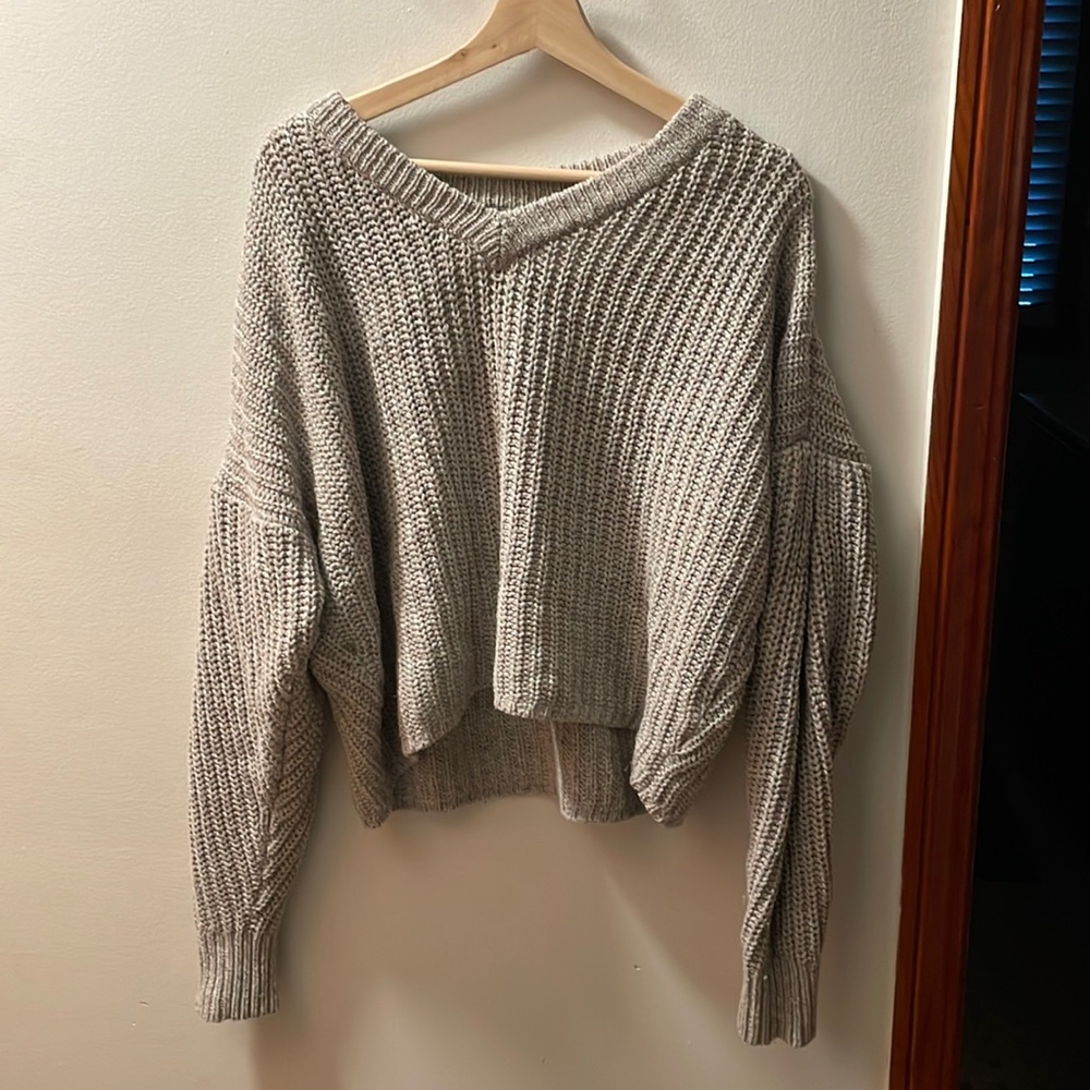 ✨SALE✨ Madewell v neck drop sleeve light grey crop sweater